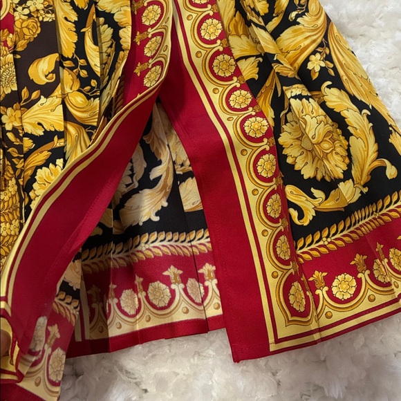Versace Black, Gold & Red Baroque Silk Mini Skirt - Picture 9 of 15
